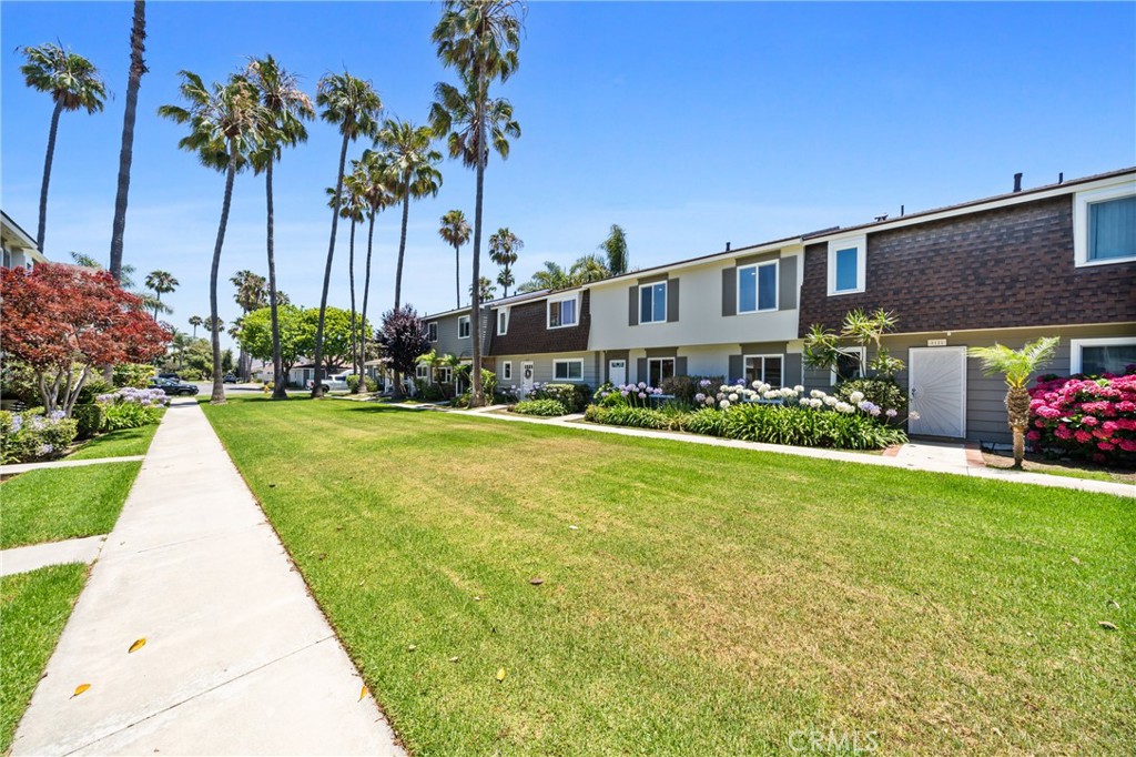 8125 Ridgefield Drive