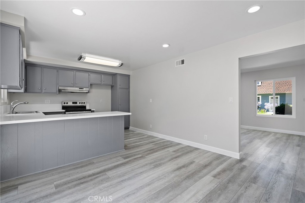 8125 Ridgefield Drive
