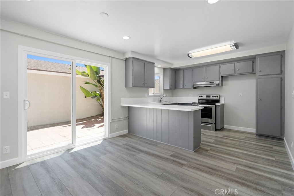 8125 Ridgefield Drive