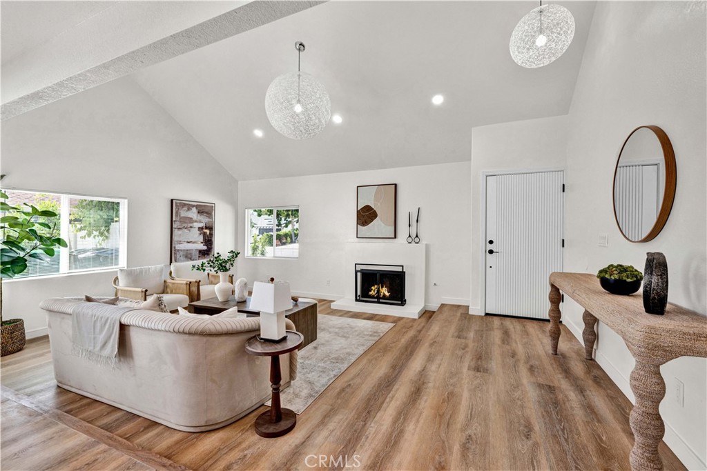 921 Dahlia Avenue