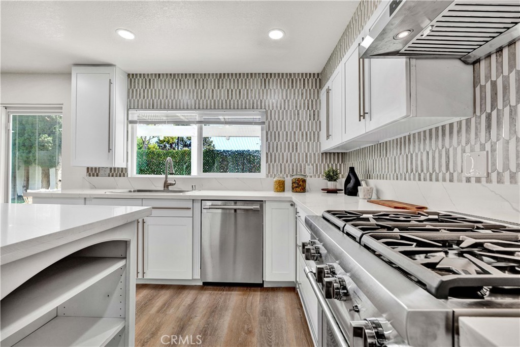 921 Dahlia Avenue