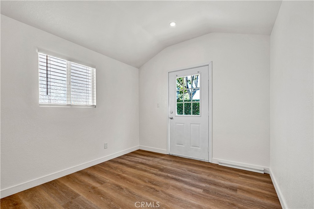 921 Dahlia Avenue