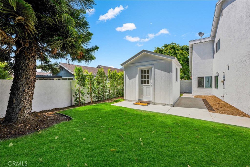 921 Dahlia Avenue
