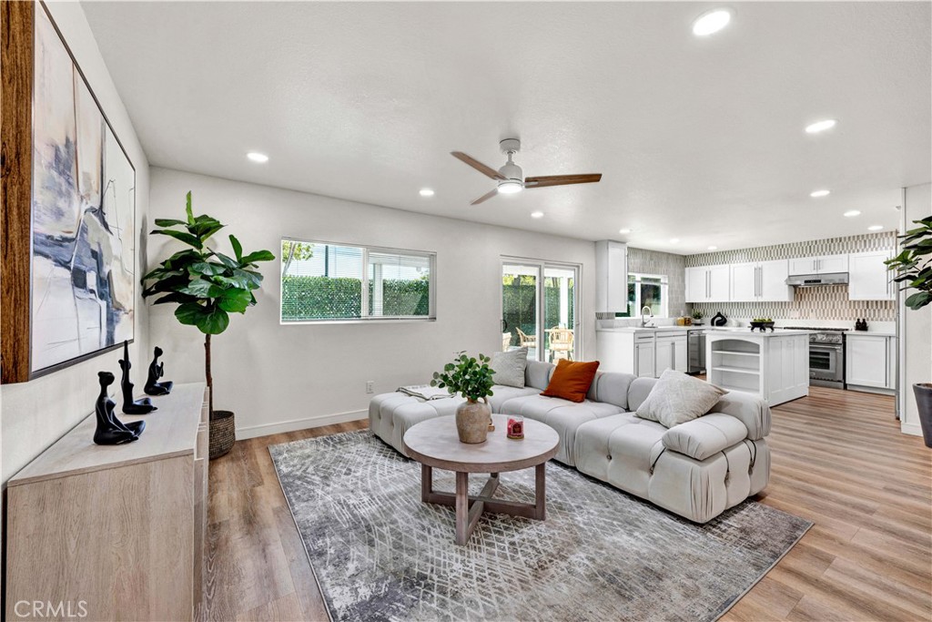 921 Dahlia Avenue