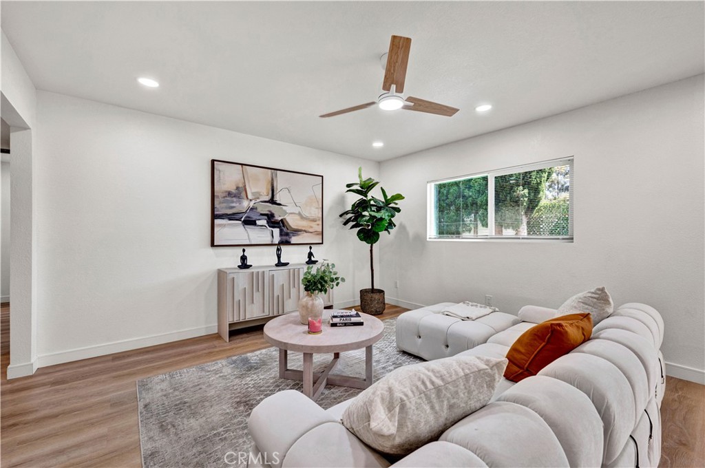 921 Dahlia Avenue