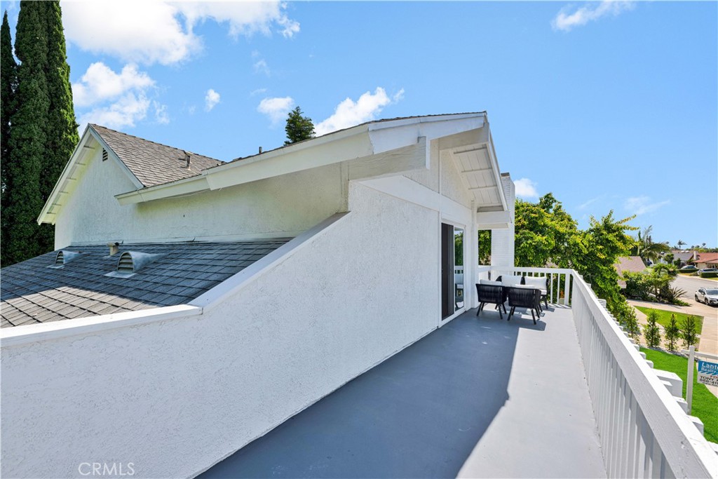 921 Dahlia Avenue