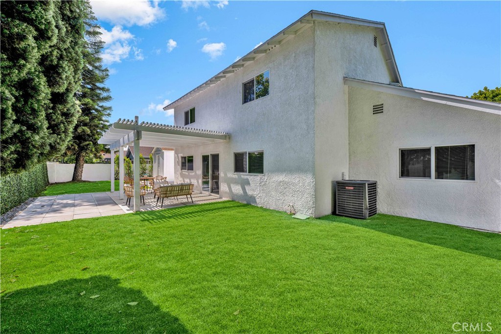 921 Dahlia Avenue