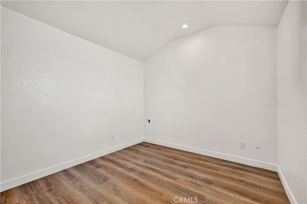 921 Dahlia Avenue