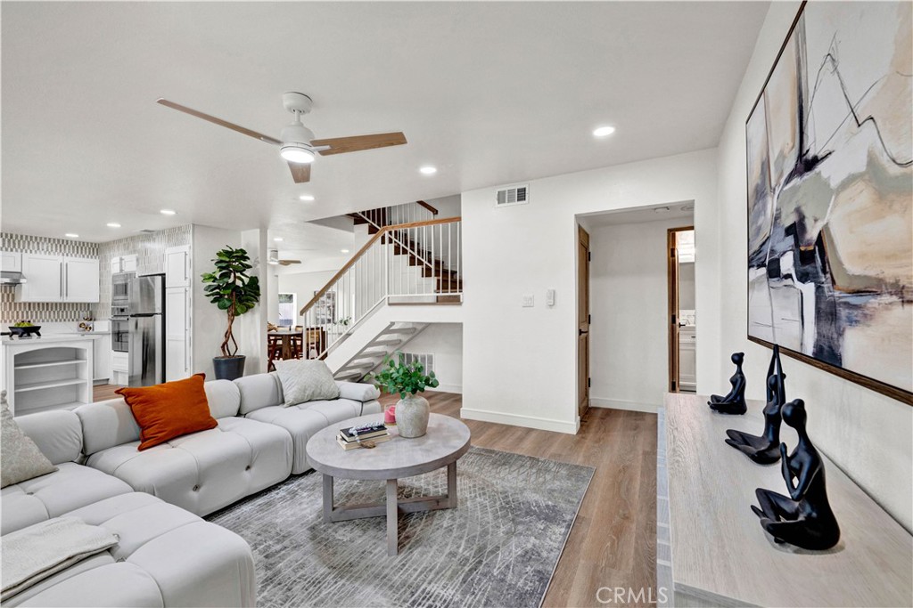 921 Dahlia Avenue