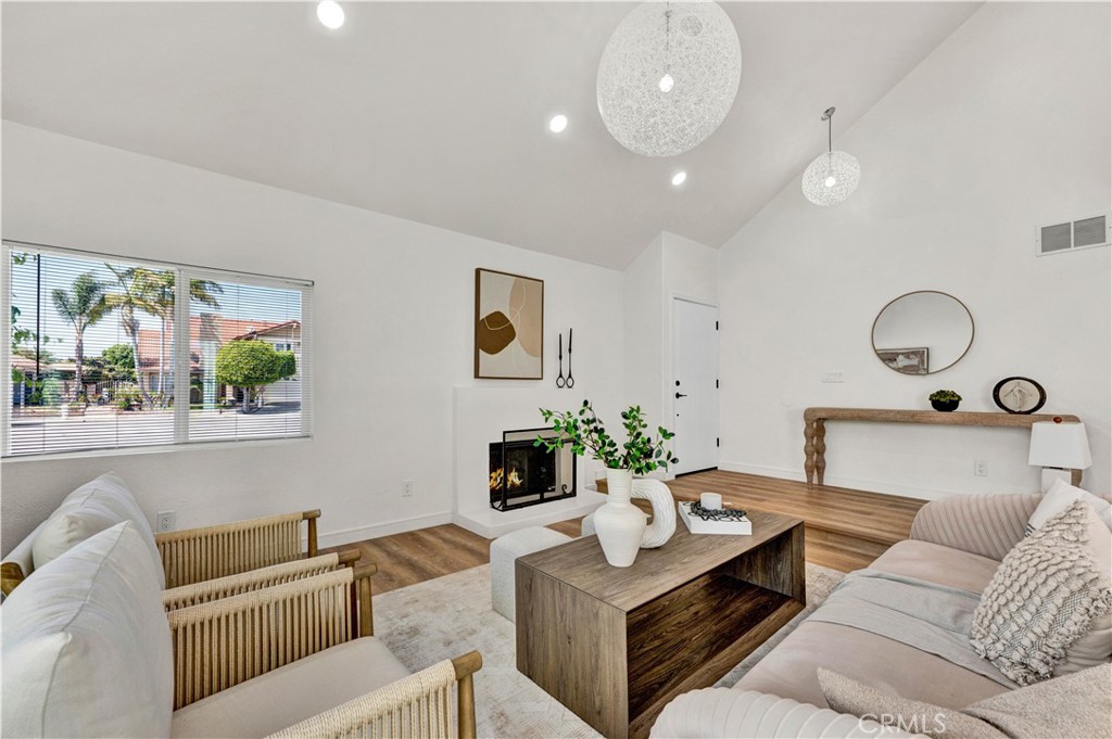 921 Dahlia Avenue