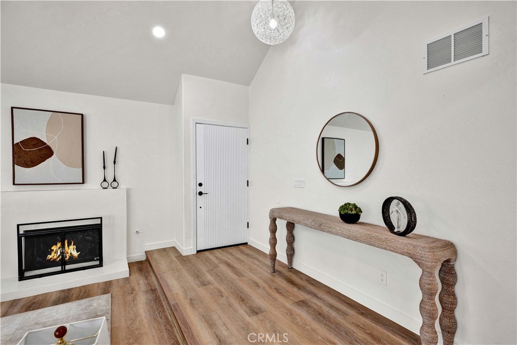 921 Dahlia Avenue