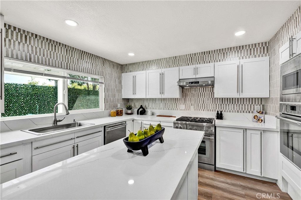 921 Dahlia Avenue
