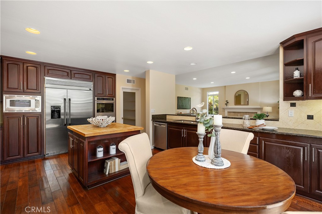 22312 Wayside
