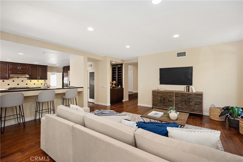 22312 Wayside