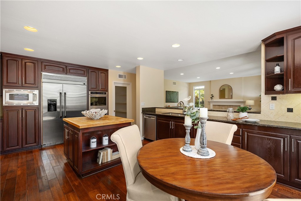22312 Wayside