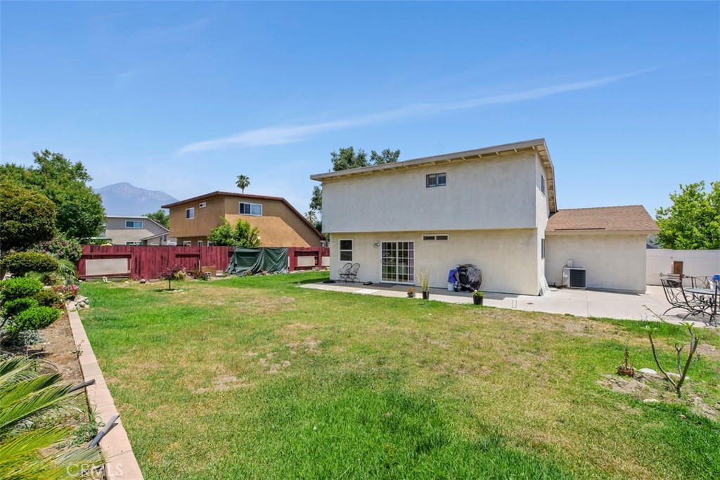 1725 Trinity Loop