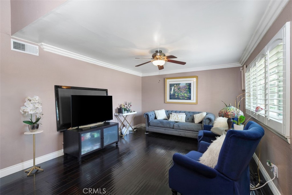 1725 Trinity Loop