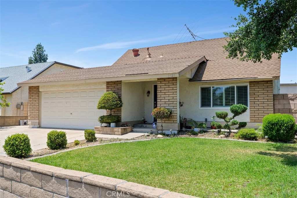 1725 Trinity Loop
