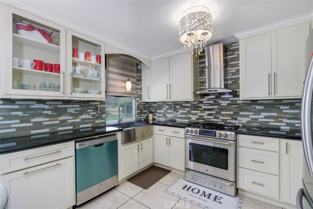 1725 Trinity Loop