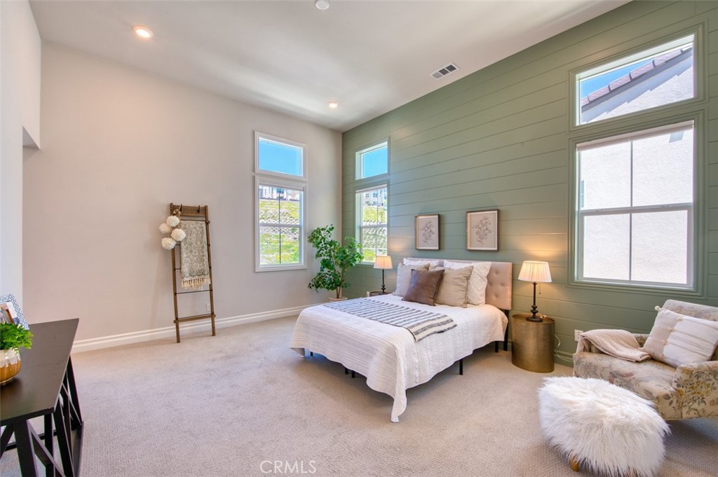 1151 Brush Creek