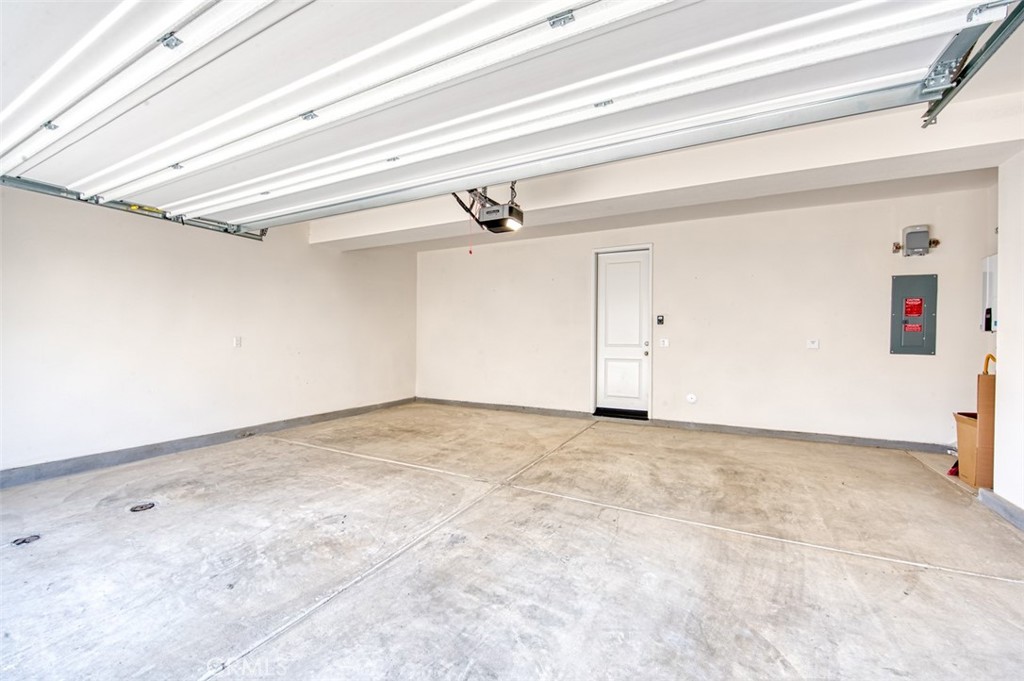 1151 Brush Creek