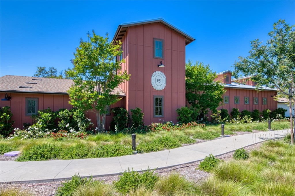 1151 Brush Creek
