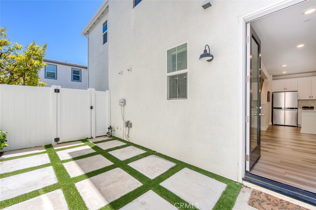 1151 Brush Creek
