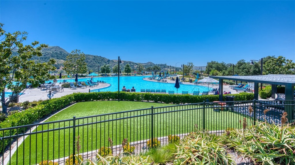 1151 Brush Creek