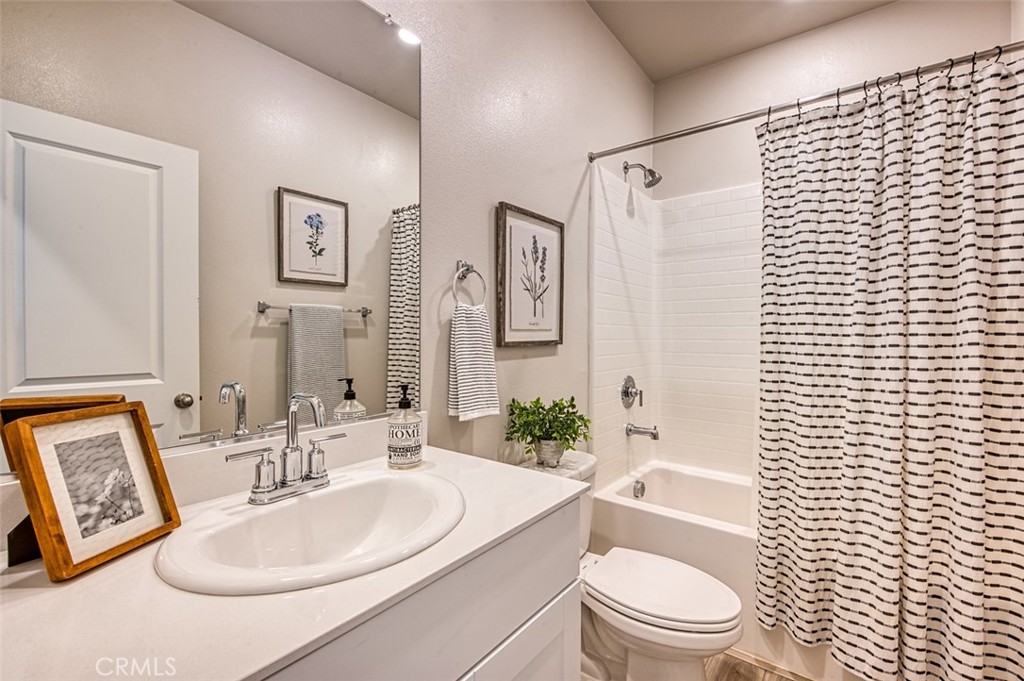 1151 Brush Creek