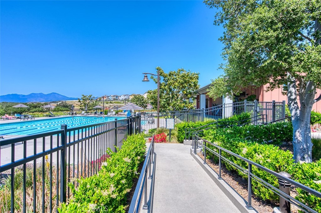 1151 Brush Creek
