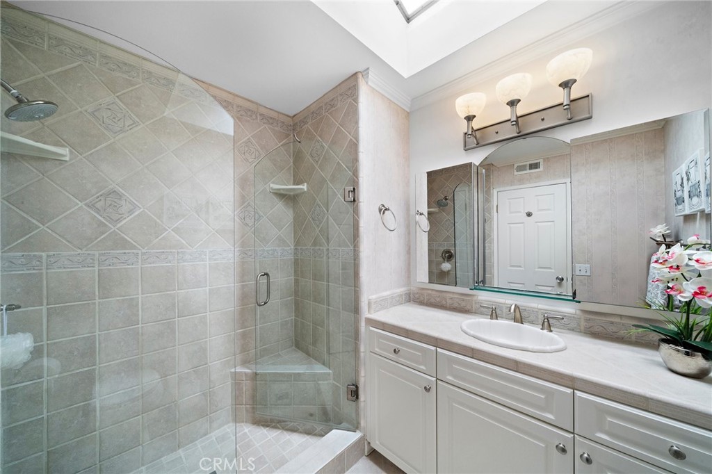 20161 Glacier Circle