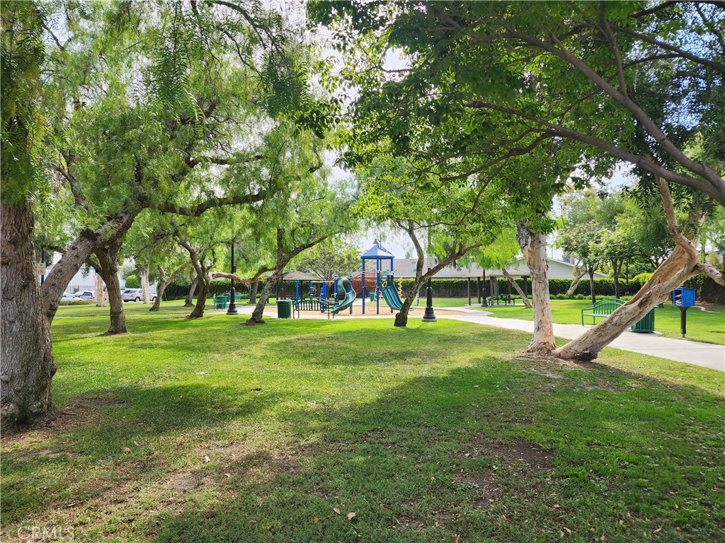 15351 Orange Avenue 25