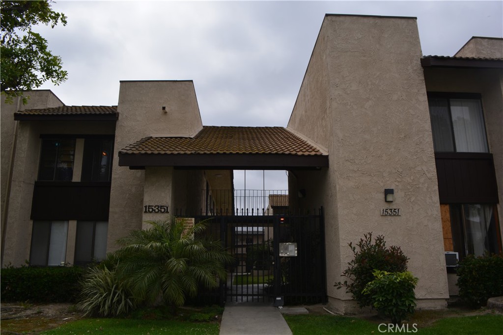 15351 Orange Avenue 25