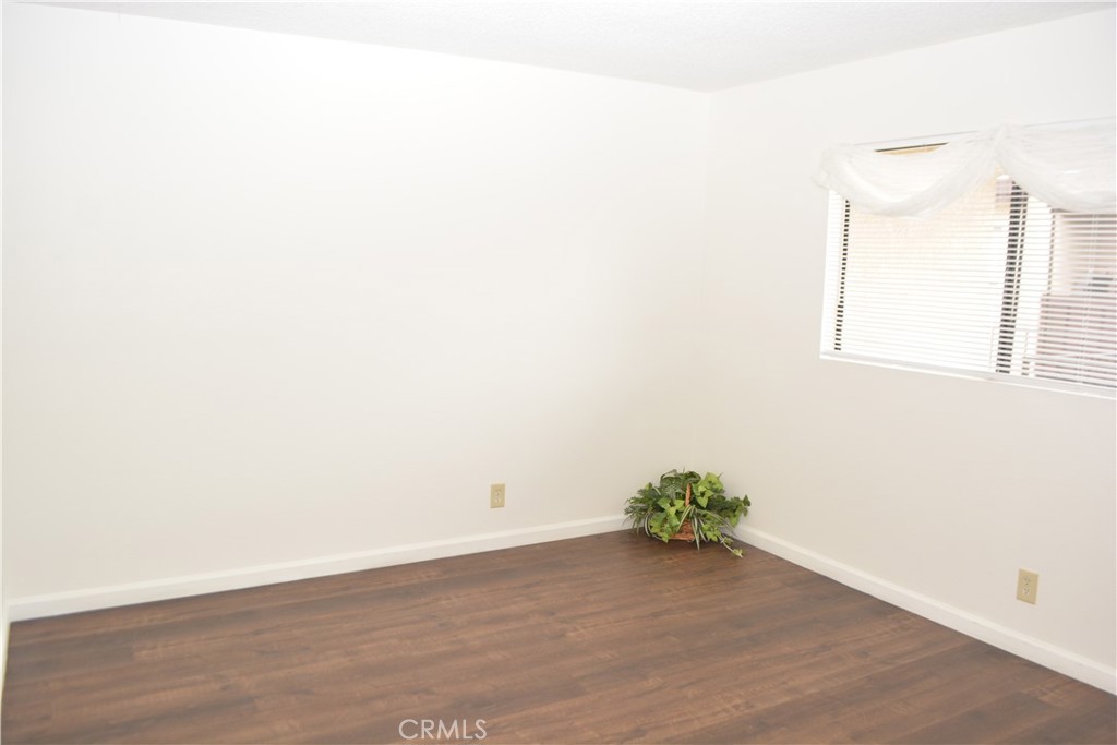 15351 Orange Avenue 25