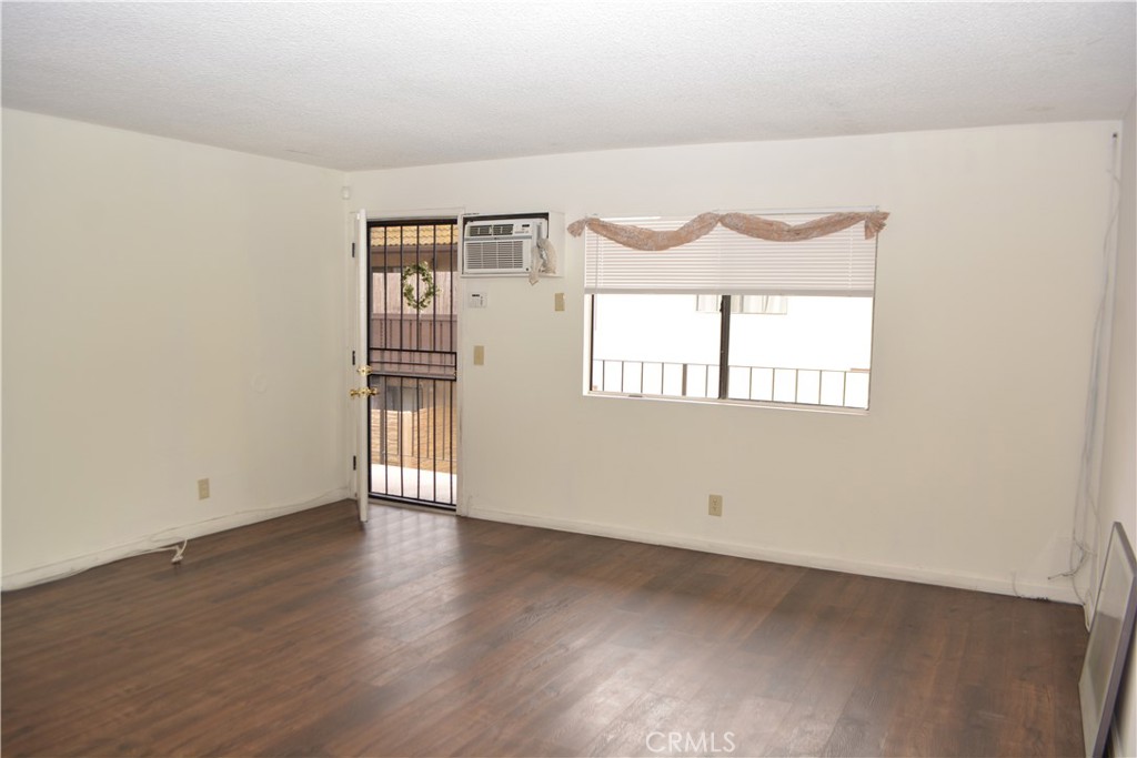 15351 Orange Avenue 25