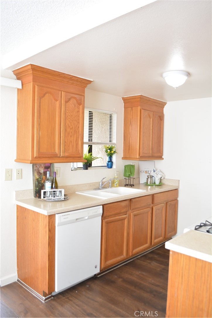 15351 Orange Avenue 25