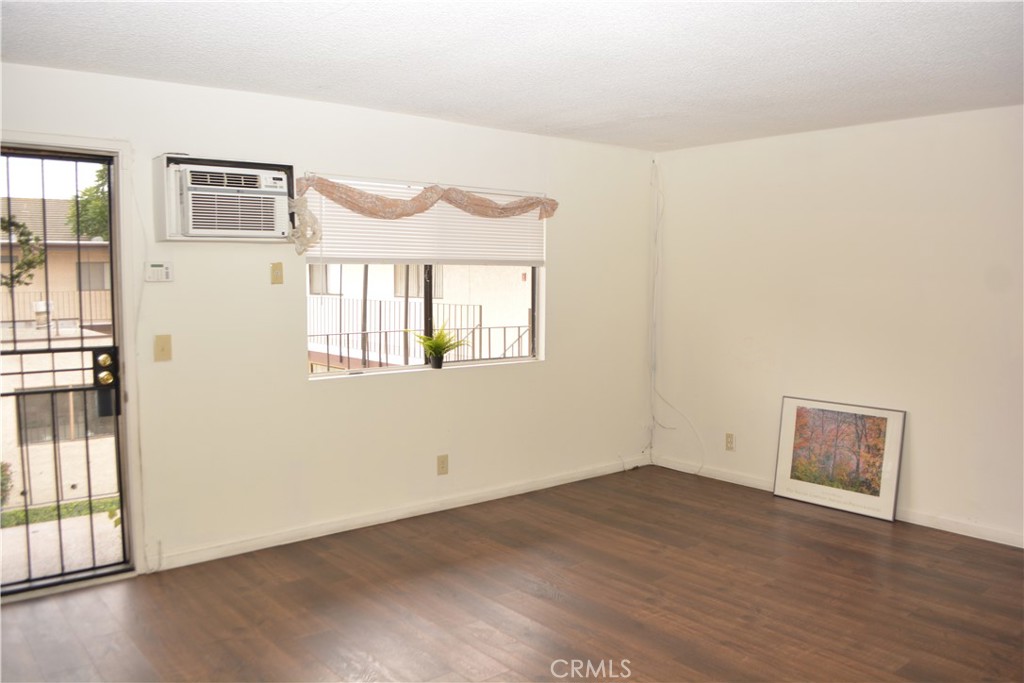 15351 Orange Avenue 25