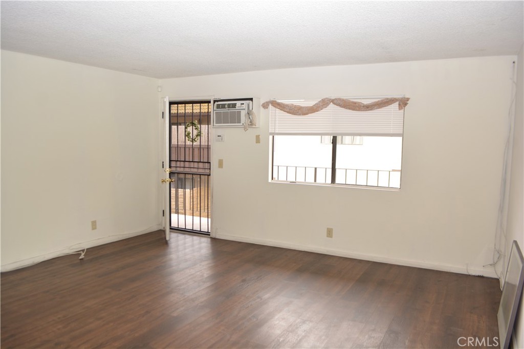 15351 Orange Avenue 25