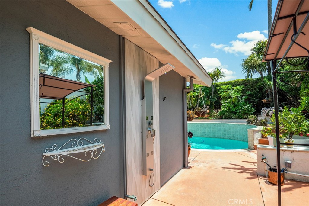 33212 Blue Fin Drive