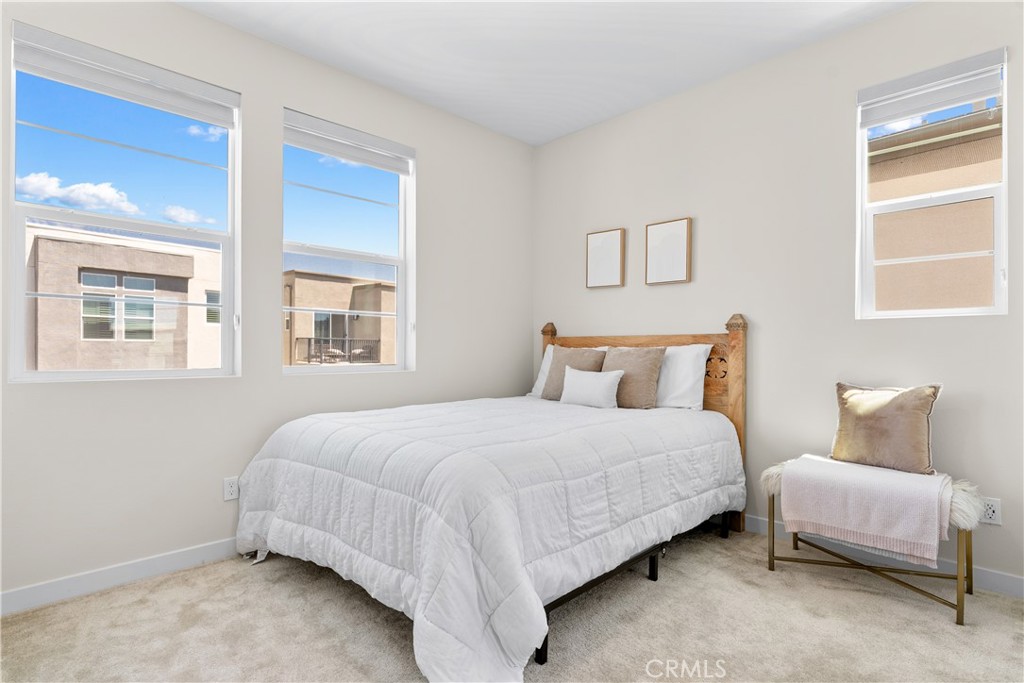 25 Splendor Way