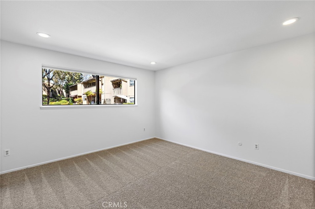 31287 E Nine Drive 28G