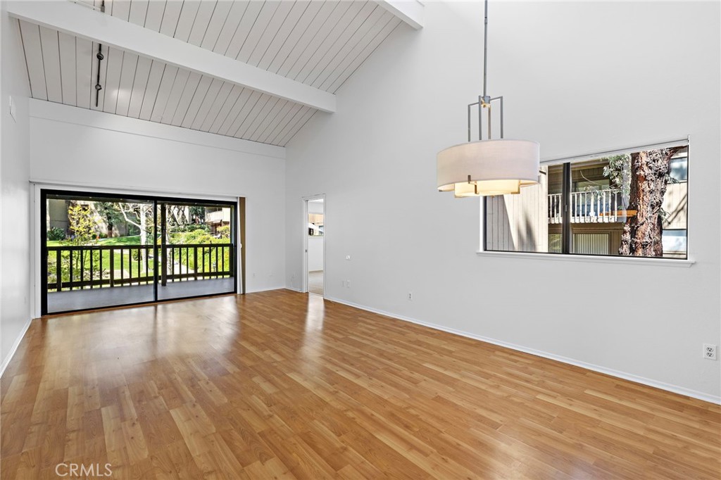 31287 E Nine Drive 28G