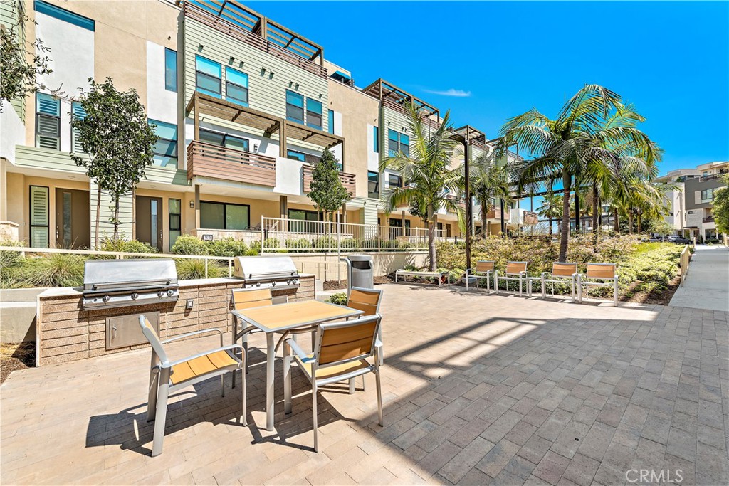 645 W 17th Street