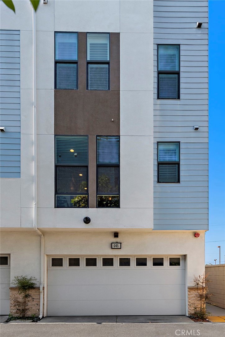 645 W 17th Street