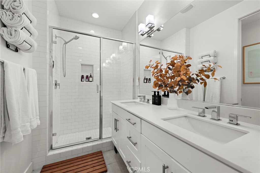 645 W 17th Street