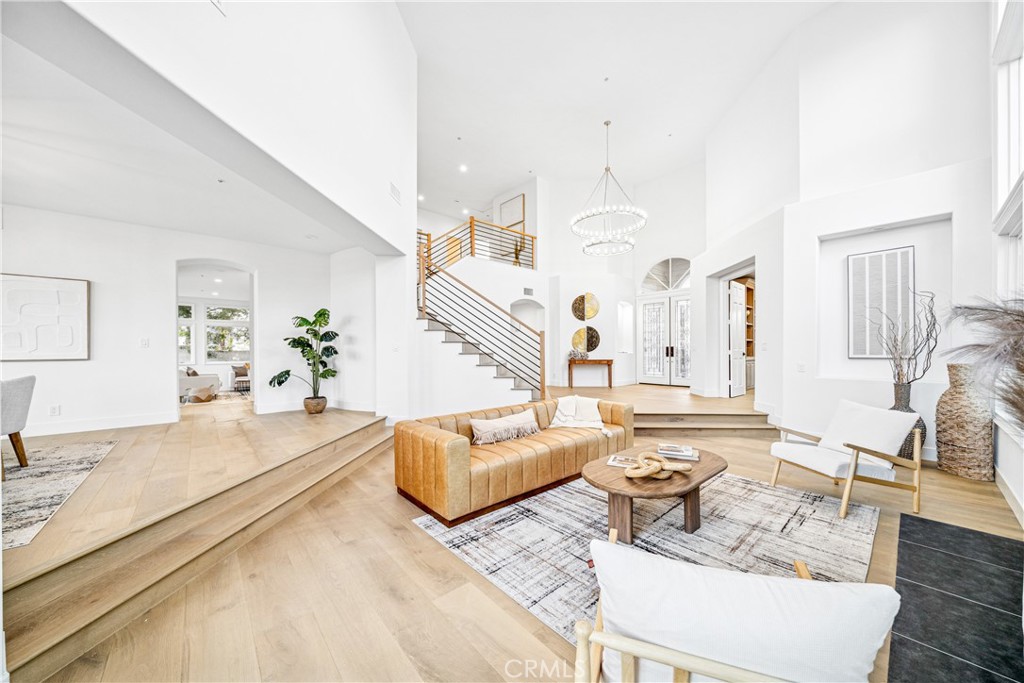 6692 Alamitos Circle