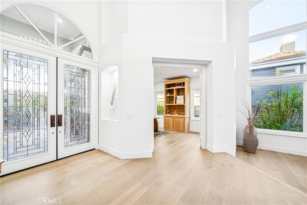 6692 Alamitos Circle