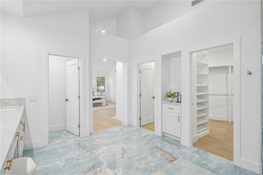 6692 Alamitos Circle