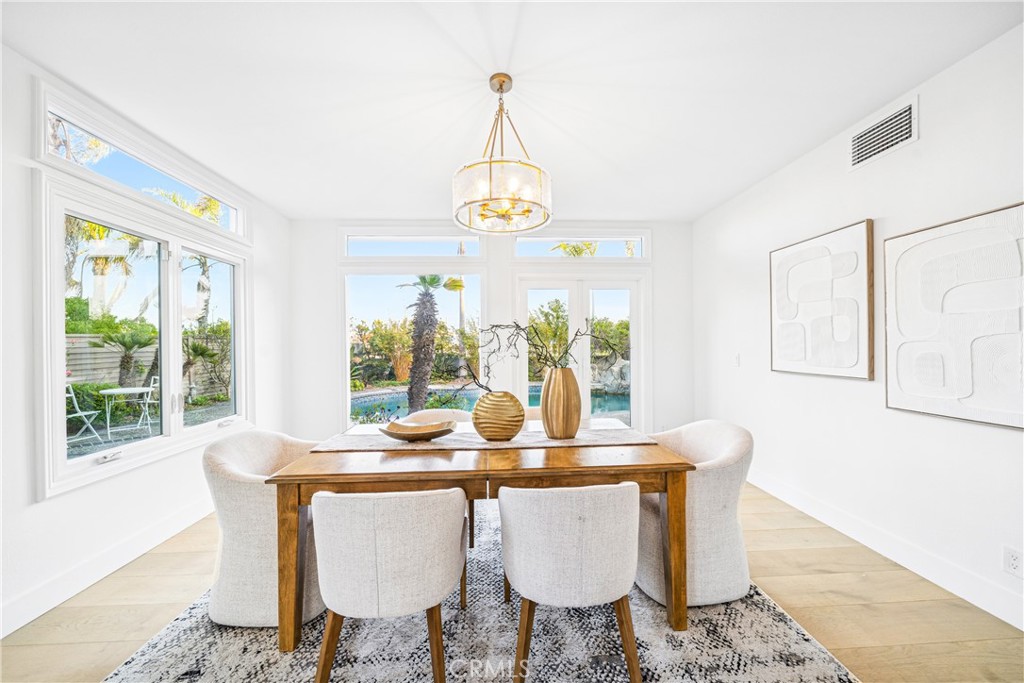 6692 Alamitos Circle