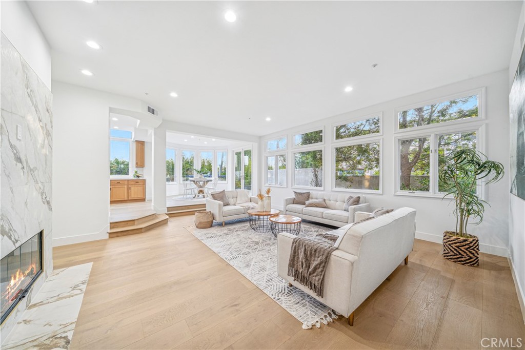 6692 Alamitos Circle